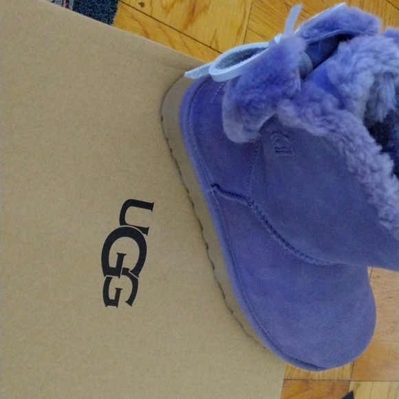 UGG Boots - Picture 4 of 5